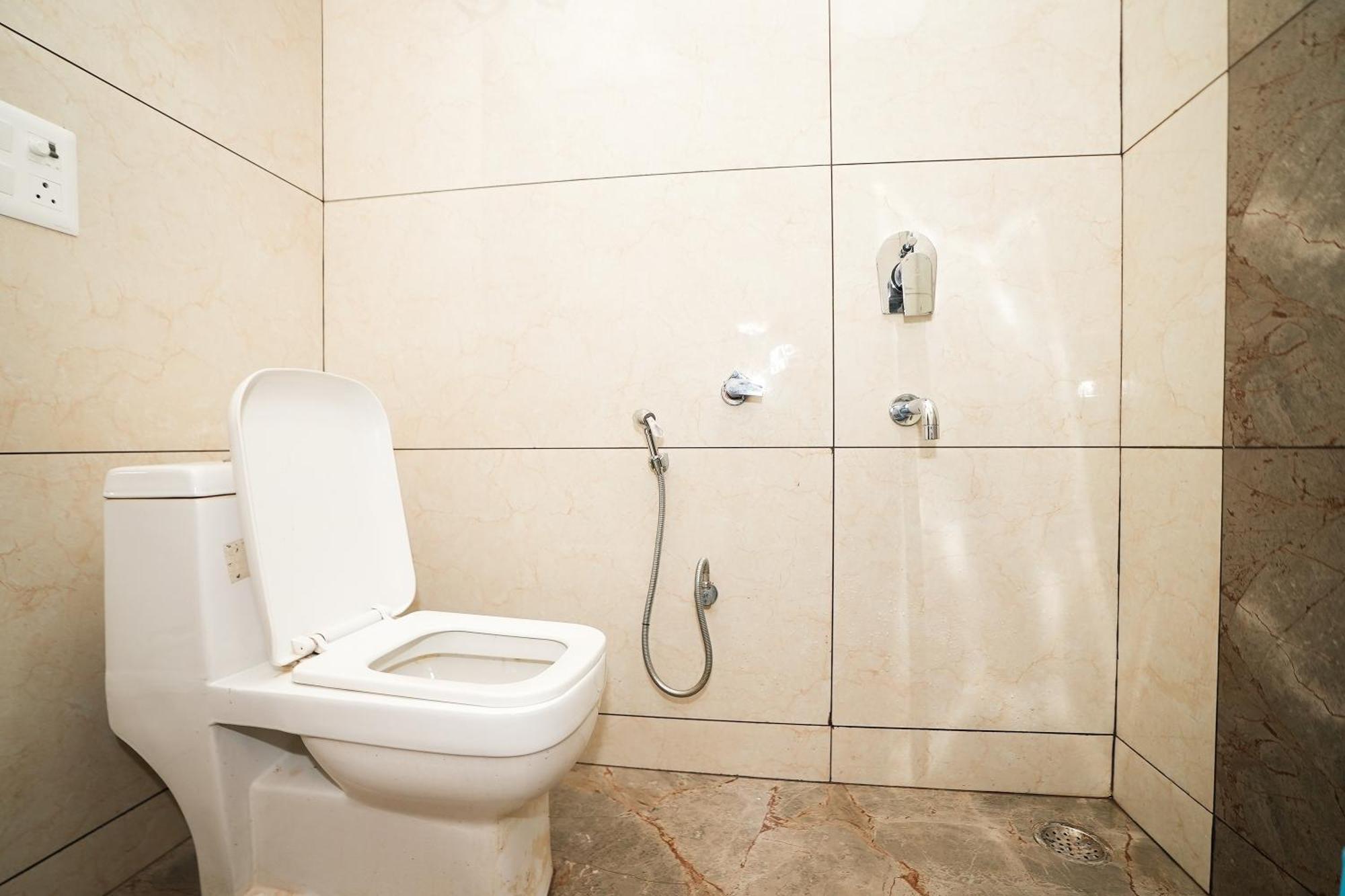 Hotel Tanvi Premium Residency Near Artemis Hospital, Gurugram Gurgaon Exterior foto