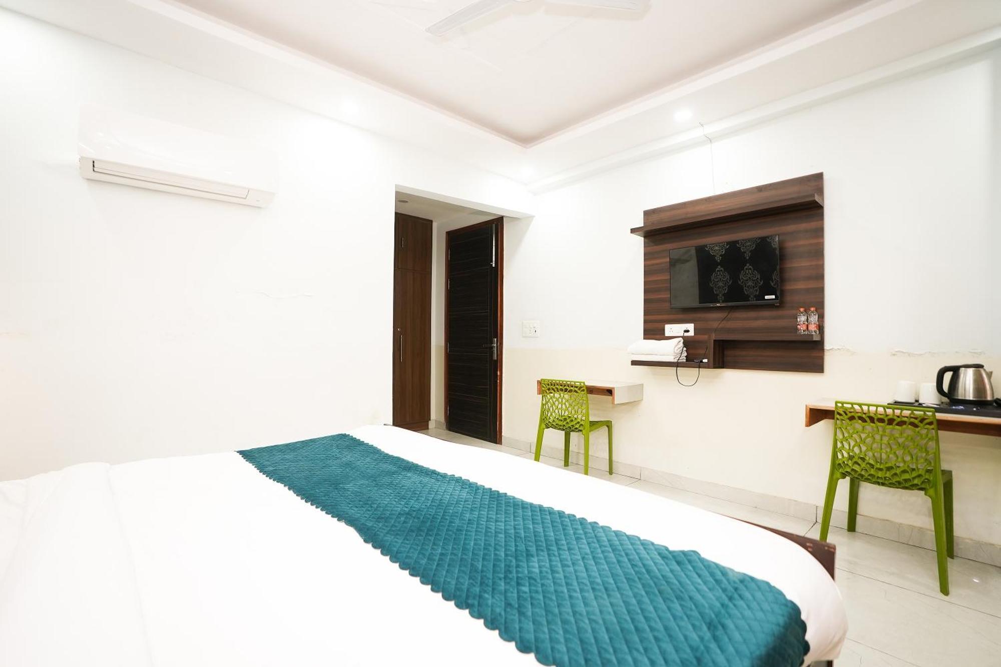 Hotel Tanvi Premium Residency Near Artemis Hospital, Gurugram Gurgaon Exterior foto