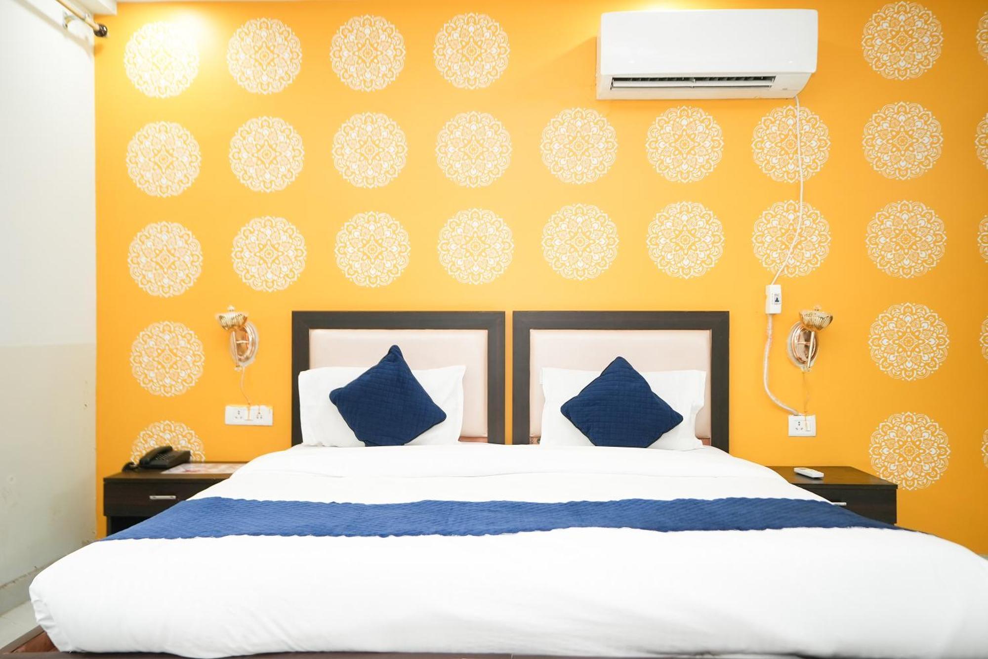 Hotel Tanvi Premium Residency Near Artemis Hospital, Gurugram Gurgaon Exterior foto