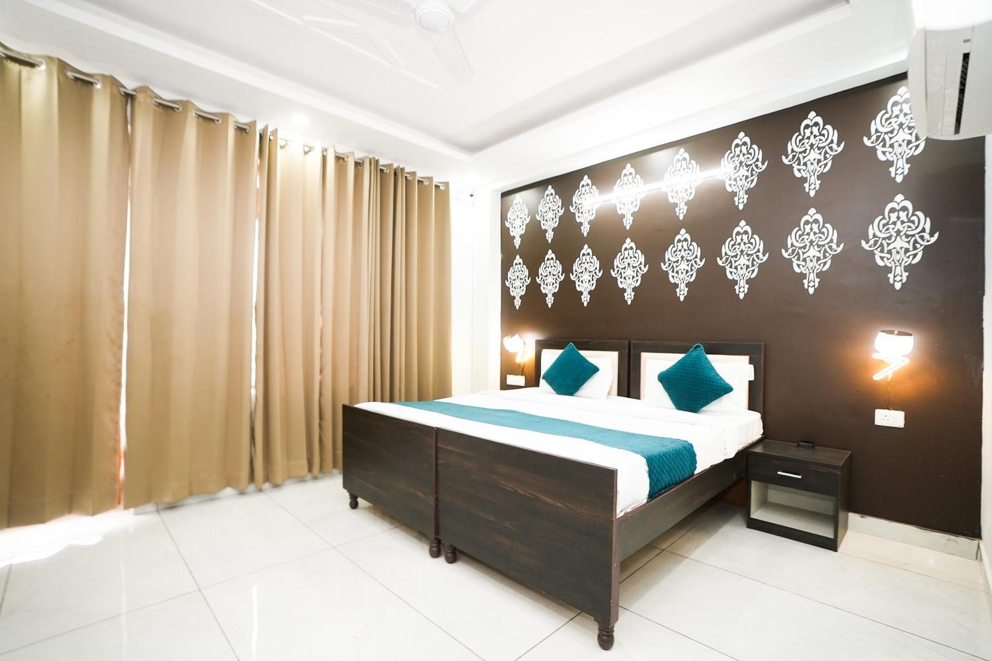 Hotel Tanvi Premium Residency Near Artemis Hospital, Gurugram Gurgaon Exterior foto